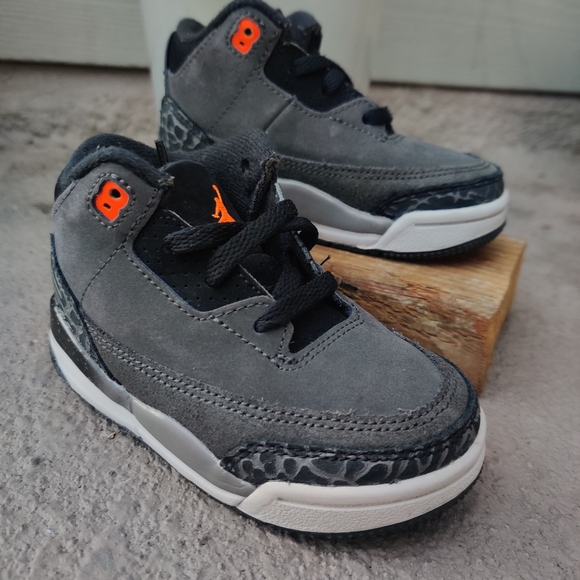 Air Jordan 3 Retro - Picture 1 of 3